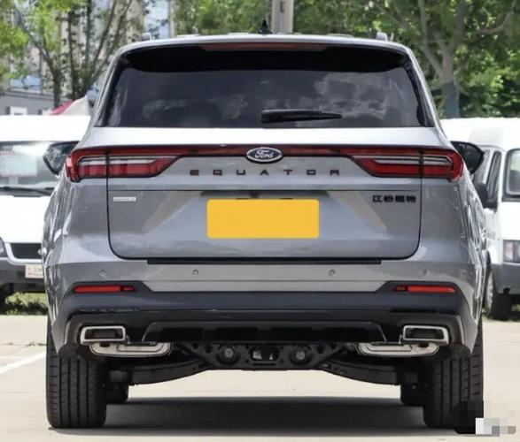 领裕福特7座图片(福特领裕有七座吗)