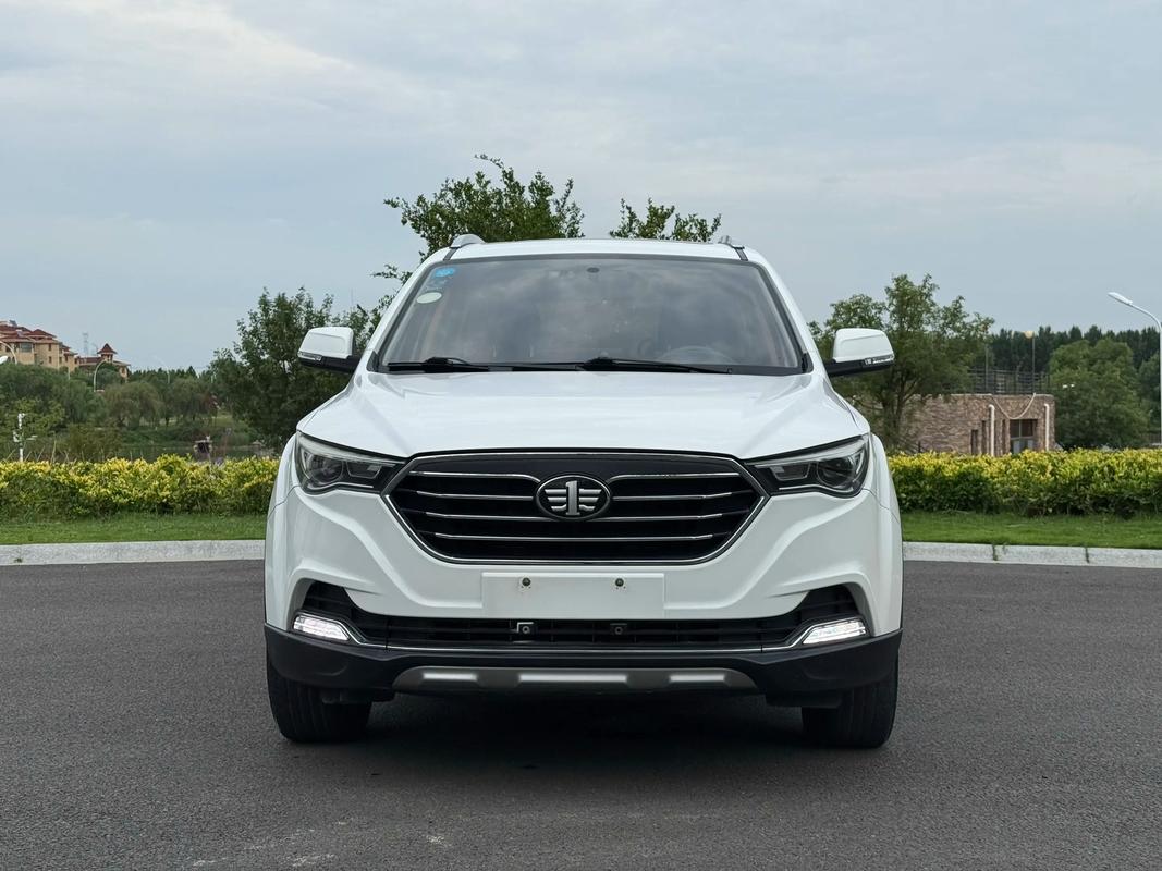 一汽奔腾x40停产了吗／一汽奔腾x40停产了吗现在