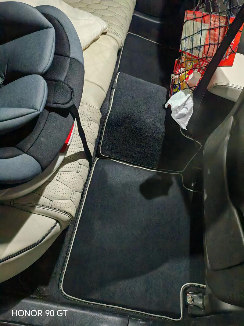 锐志老款,锐志老款和新款的脚垫通用吗