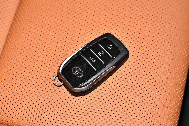 【豪车车钥匙图片大全,豪车车钥匙图片大全大图】