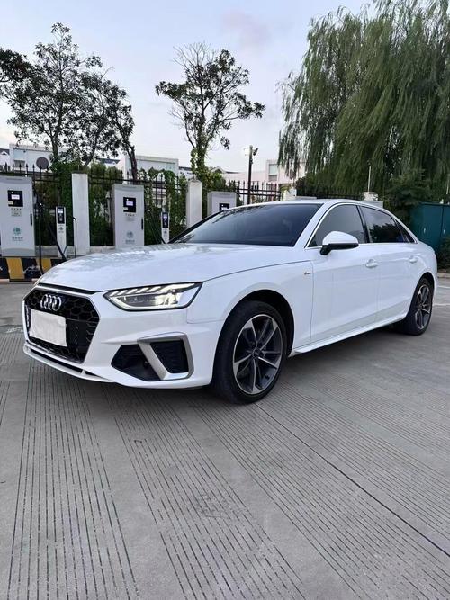 奥迪a4落地价大概多少／奥迪a4落地多少钱一辆