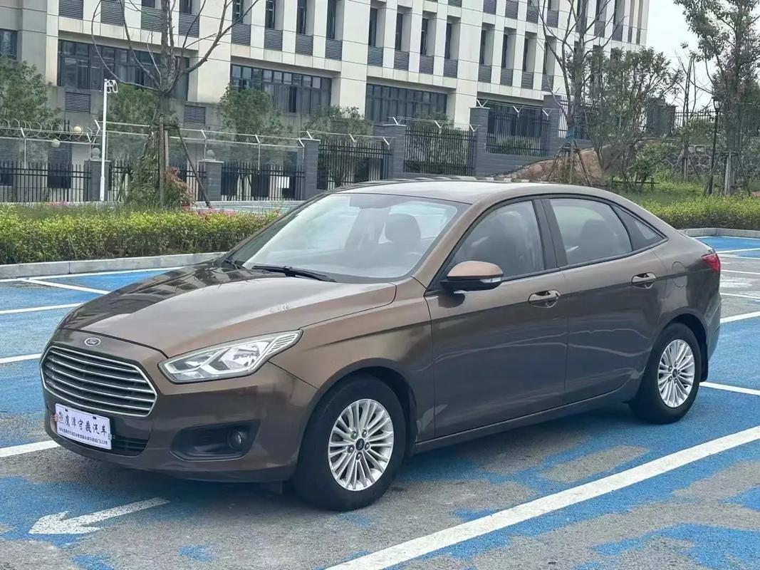 16年福特福睿斯/16年福特福睿斯自动挡怎么样